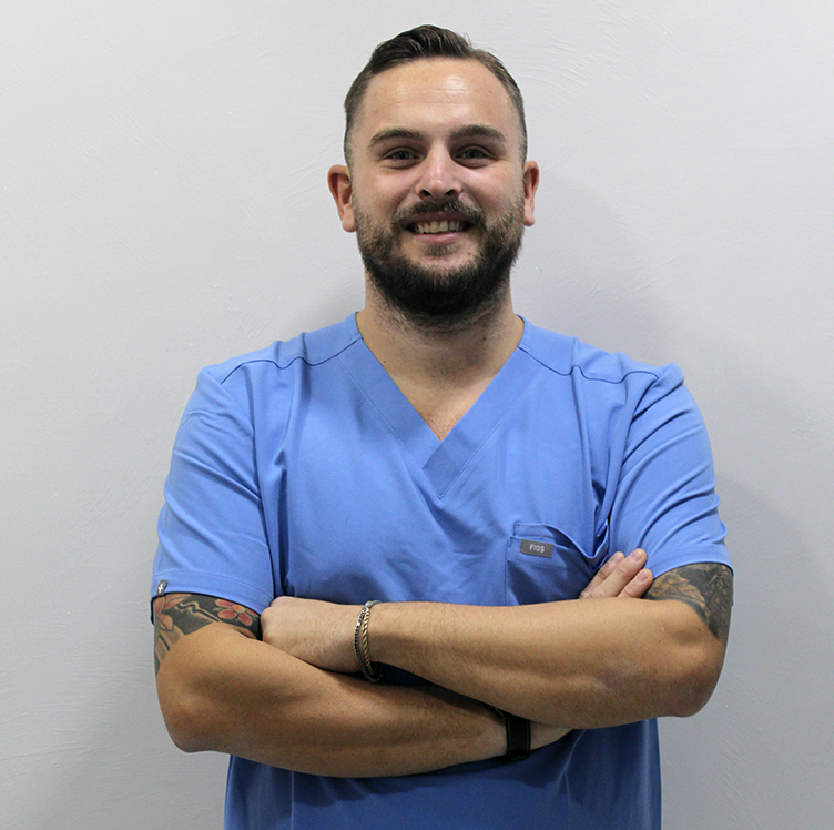 https://www.studiodentisticocacciola.it/wp-content/uploads/2021/11/sarti.jpg
